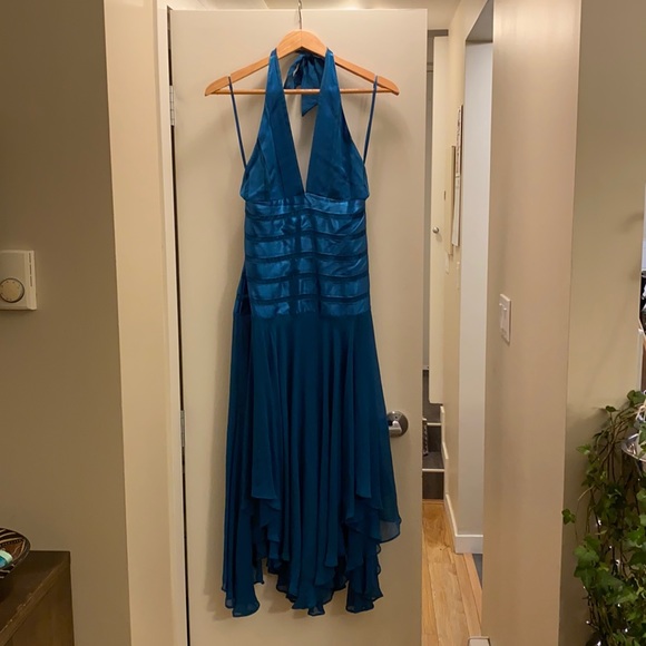 BCBGMaxAzria Dresses & Skirts - BCBG Maxazria cocktail dress - size 6